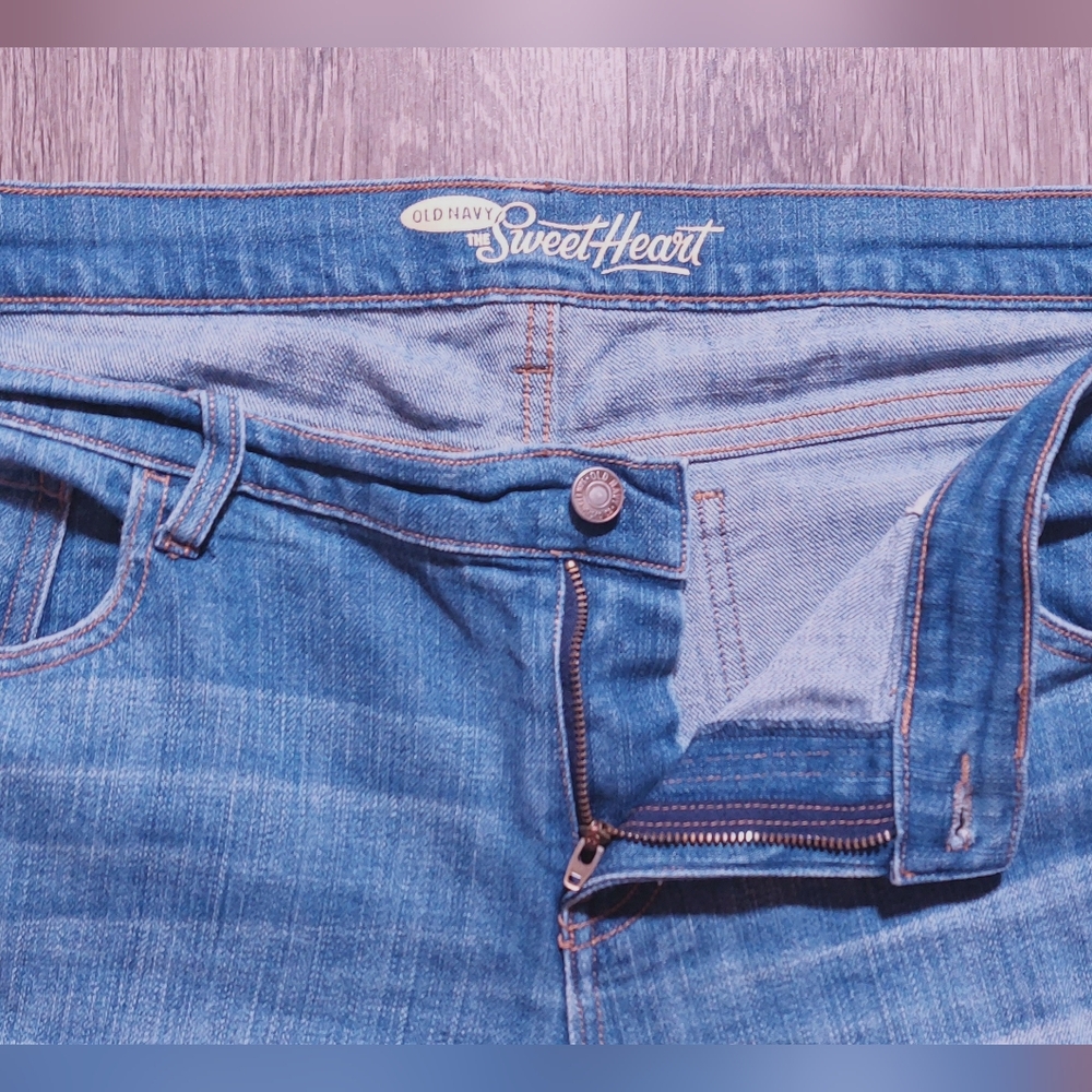 Old Navy Sweetheart Denim Jean Shorts Size 12 Raw Hem Distressed Casual Stretch - Picture 4 of 7